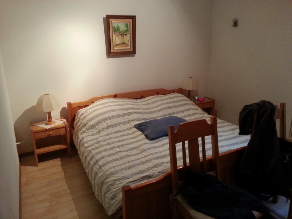 Wohnung Casa Hirundella Trin Szoba fotó